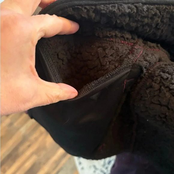 Ascend Women’s Full Zippered Sweater, Size S with Sherpa Lining. Purple/Black - Picture 8 of 8